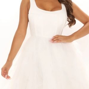 New fashion nova wedding dress size small runs big fits like a medium